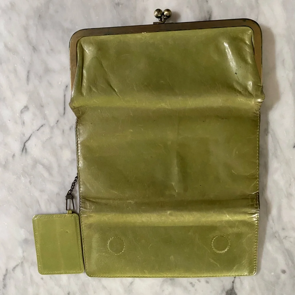 Hobo Women’s Leather Wallet - Light Green, Paisley Lining 🌿💫 - Picture 13 of 13
